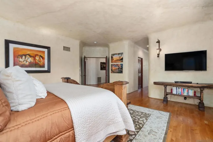 417 El Sueno, Solana Beach, California 92075