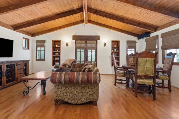 417 El Sueno, Solana Beach, California 92075