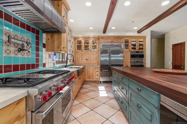 417 El Sueno, Solana Beach, California 92075