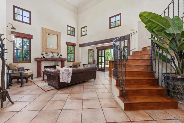 417 El Sueno, Solana Beach, California 92075