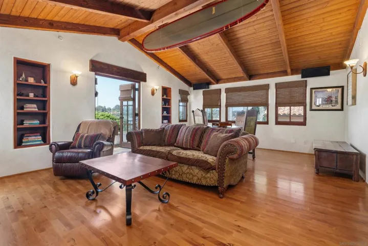 417 El Sueno, Solana Beach, California 92075