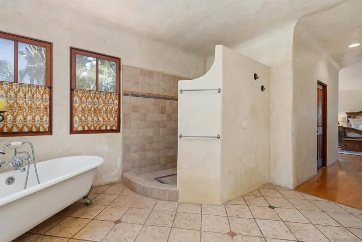 417 El Sueno, Solana Beach, California 92075