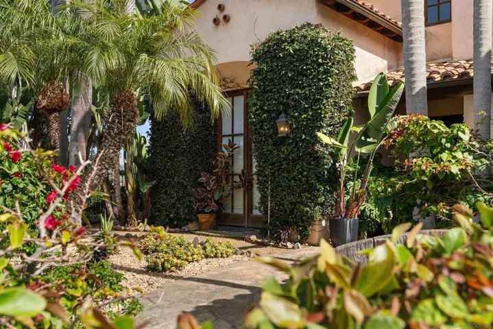 417 El Sueno, Solana Beach, California 92075
