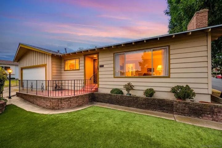 https://zimg.paragon.ice.com/ParagonImages/Property/PA/SDMLS/260010881/1/3072/2304/acd2ee1535407041e277fc56f43c4d1b/3/d074fe1532cbc866fd05cceacef252cf/260010881-6749c144-b2b7-452c-90ef-930bac32c687.JPG