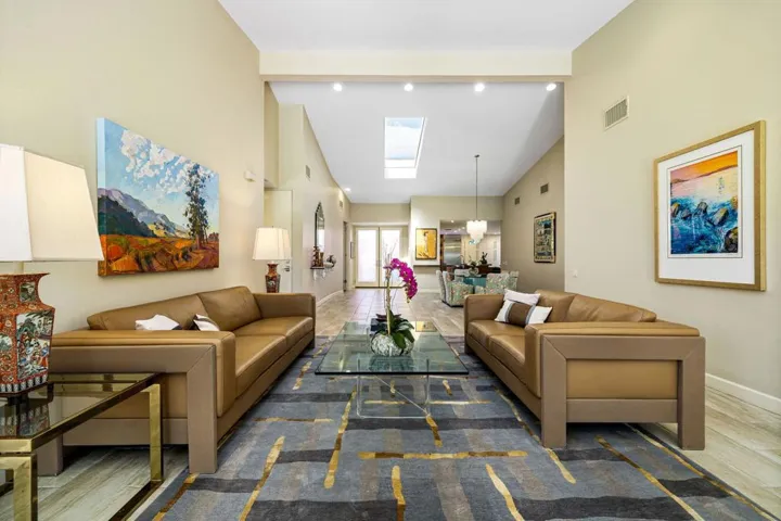 25-web-or-mls-RZ_Valley_OPMG_0125_025