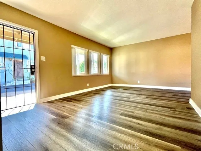 2536 Orange Avenue E, Costa Mesa, California 92627