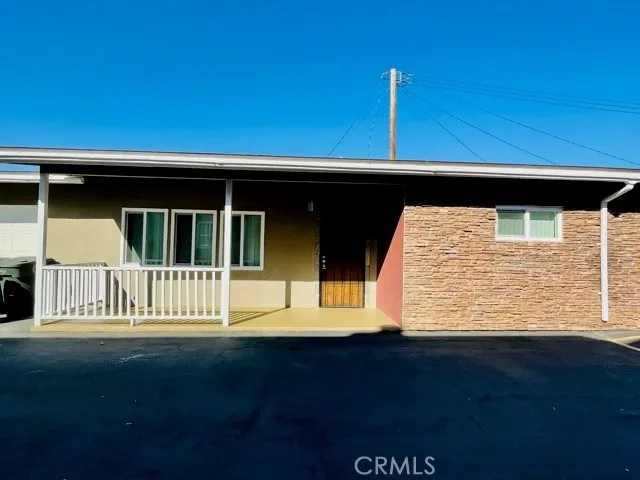 2536 Orange Avenue E, Costa Mesa, California 92627