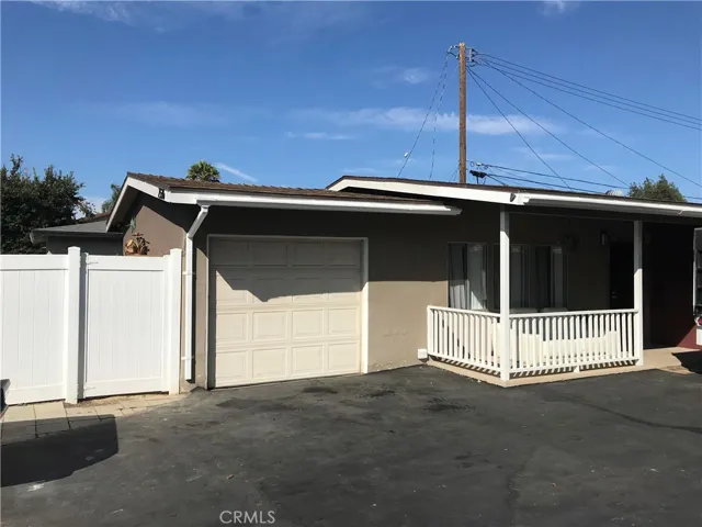 2536 Orange Avenue E, Costa Mesa, California 92627