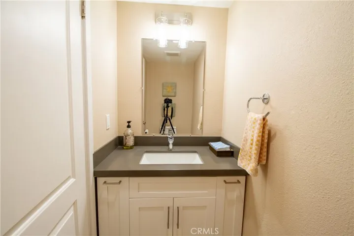 living area 1/2 bath