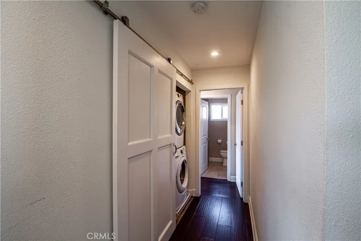 hallway into 2nd bedroom
