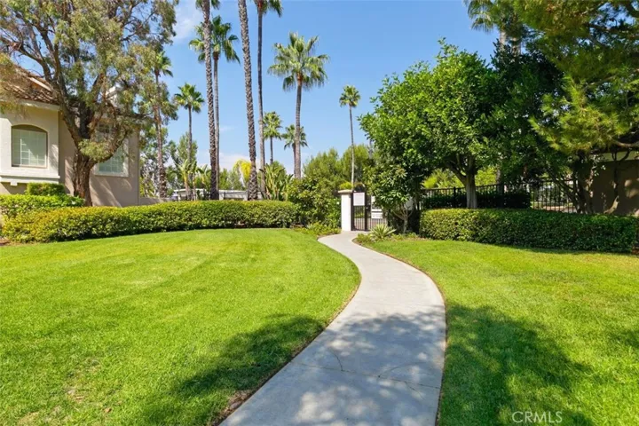 1089 S Daybreak Court, Anaheim Hills, California 92808