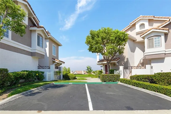 1089 S Daybreak Court, Anaheim Hills, California 92808