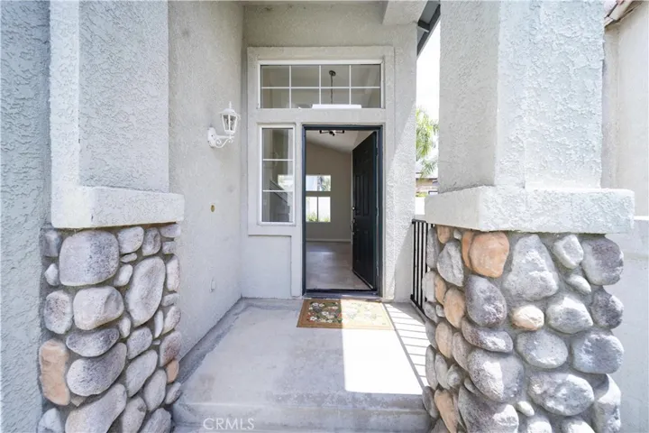 877 Willowcreek, Corona, California 92878