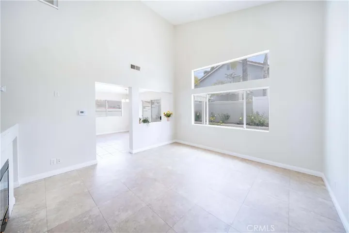 877 Willowcreek, Corona, California 92878