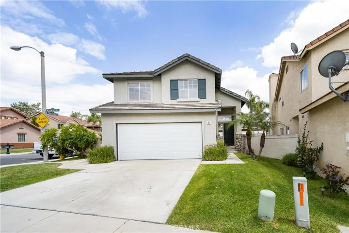 877 Willowcreek, Corona, California 92878