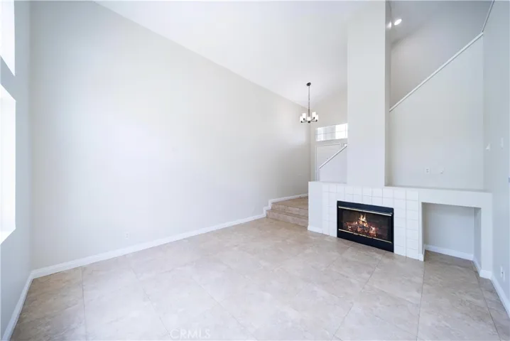 877 Willowcreek, Corona, California 92878