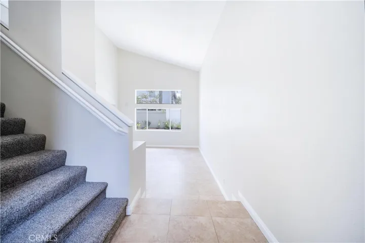 877 Willowcreek, Corona, California 92878