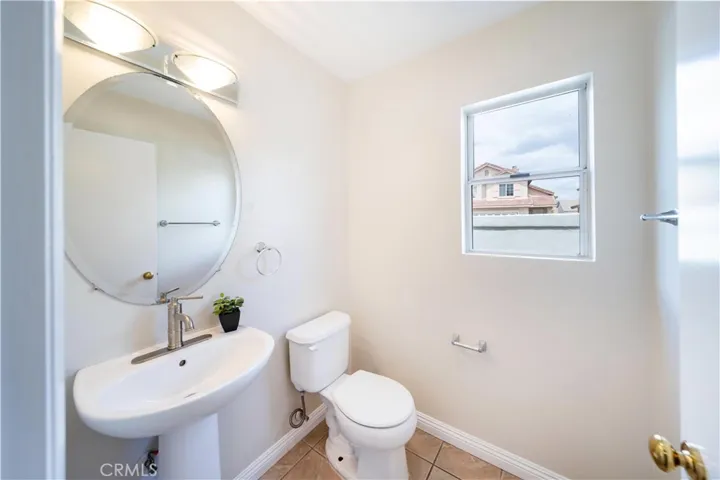 877 Willowcreek, Corona, California 92878