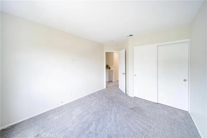 877 Willowcreek, Corona, California 92878