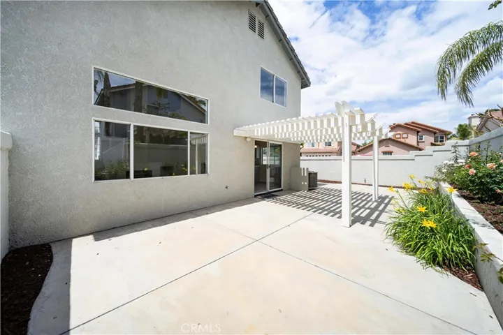 877 Willowcreek, Corona, California 92878