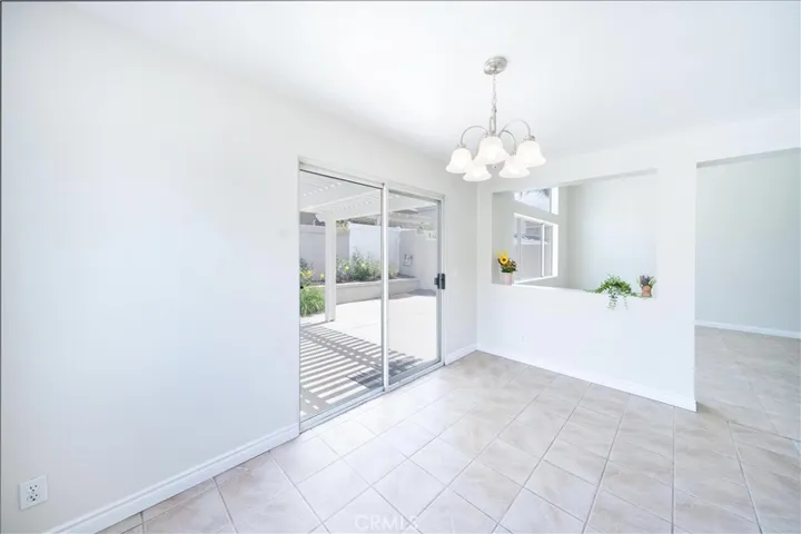 877 Willowcreek, Corona, California 92878
