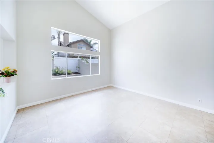877 Willowcreek, Corona, California 92878