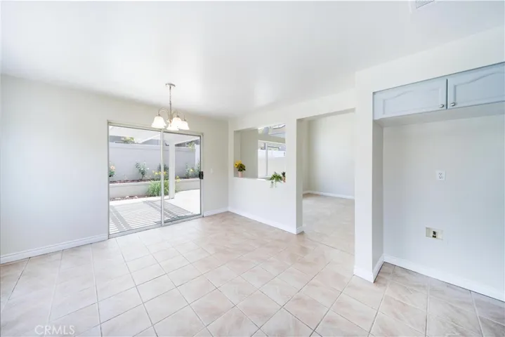 877 Willowcreek, Corona, California 92878