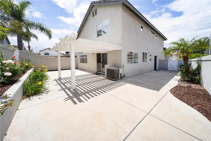 877 Willowcreek, Corona, California 92878