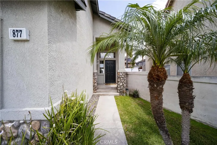 877 Willowcreek, Corona, California 92878