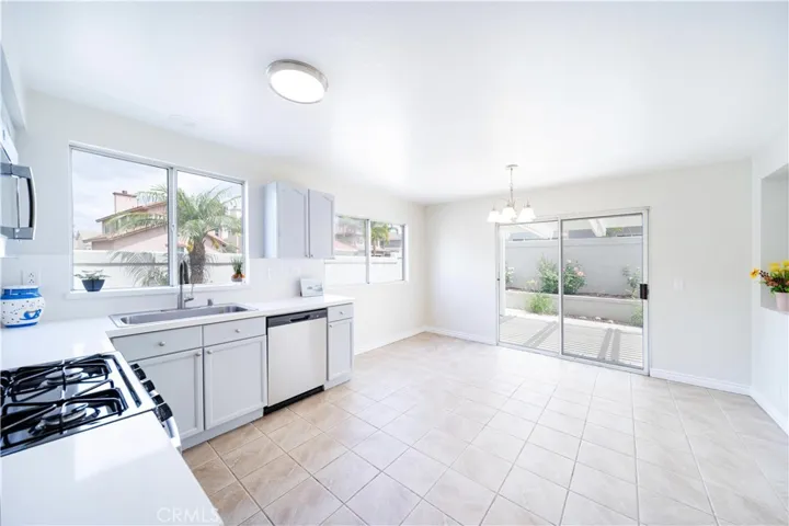 877 Willowcreek, Corona, California 92878