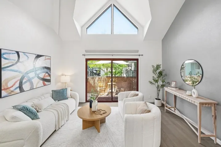 4151 El Camino Way M, Palo Alto, California 94306