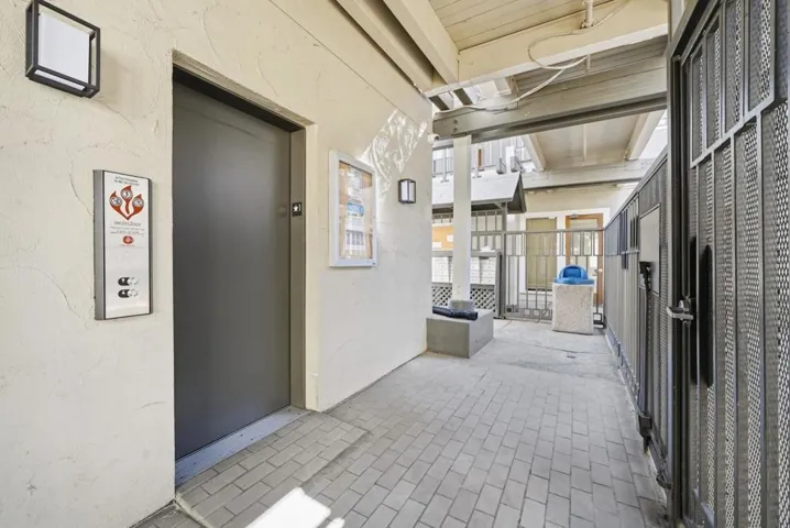 4151 El Camino Way M, Palo Alto, California 94306