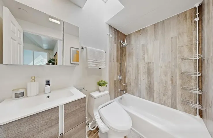 4151 El Camino Way M, Palo Alto, California 94306