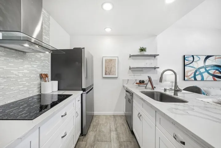 4151 El Camino Way M, Palo Alto, California 94306