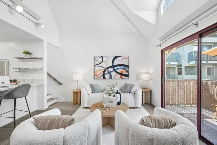 4151 El Camino Way M, Palo Alto, California 94306