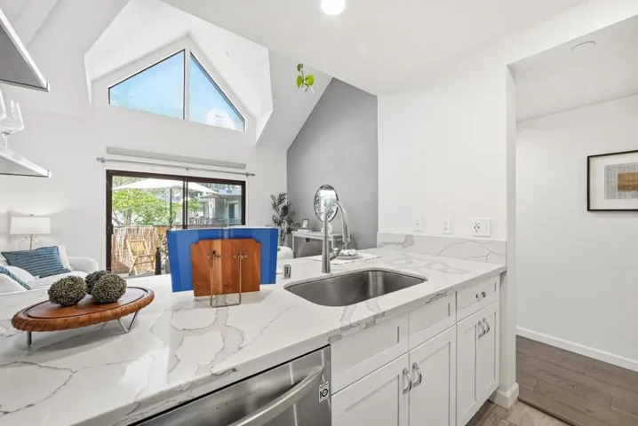 4151 El Camino Way M, Palo Alto, California 94306