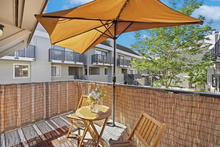 4151 El Camino Way M, Palo Alto, California 94306