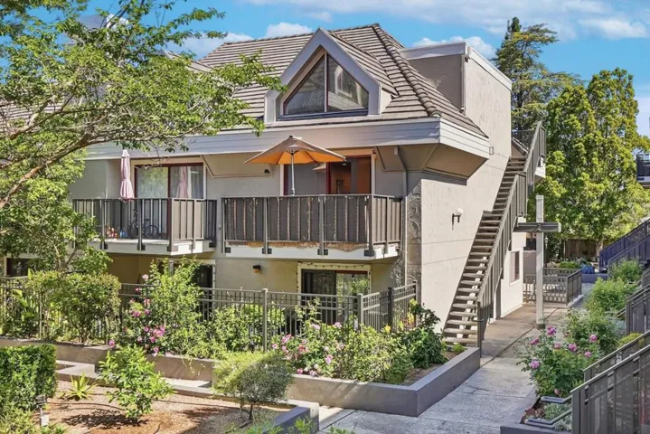 4151 El Camino Way M, Palo Alto, California 94306