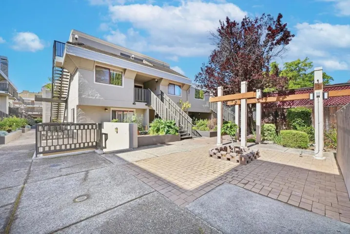 4151 El Camino Way M, Palo Alto, California 94306
