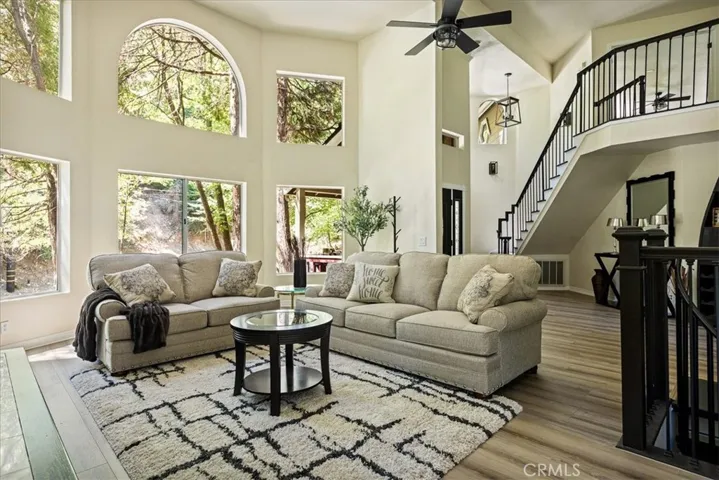 28670 Shenandoah Drive, Lake Arrowhead, California 92352