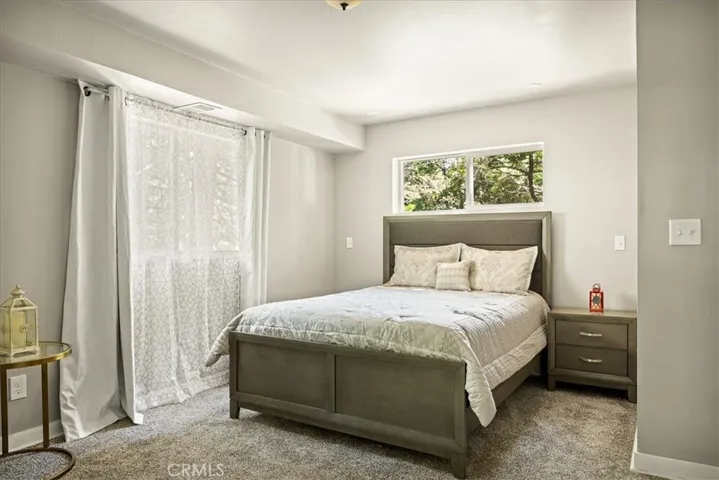 28670 Shenandoah Drive, Lake Arrowhead, California 92352