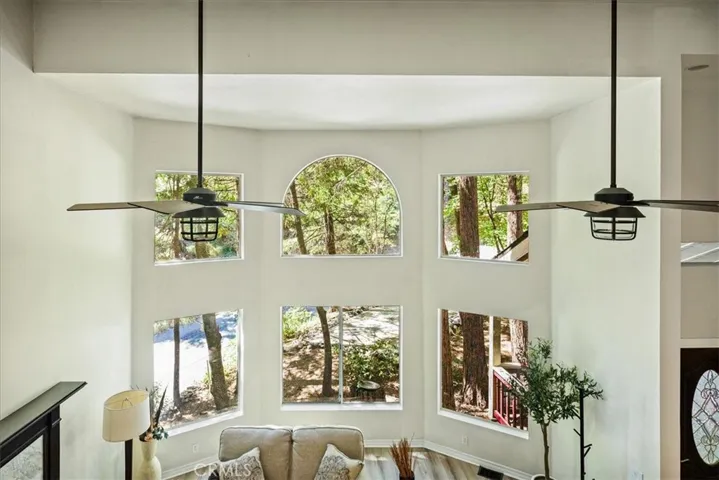 28670 Shenandoah Drive, Lake Arrowhead, California 92352