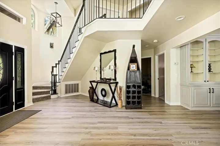 28670 Shenandoah Drive, Lake Arrowhead, California 92352