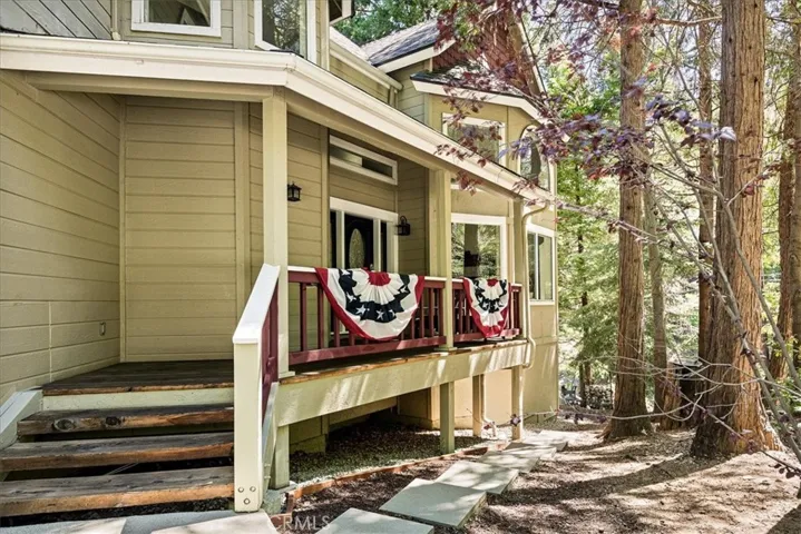 28670 Shenandoah Drive, Lake Arrowhead, California 92352