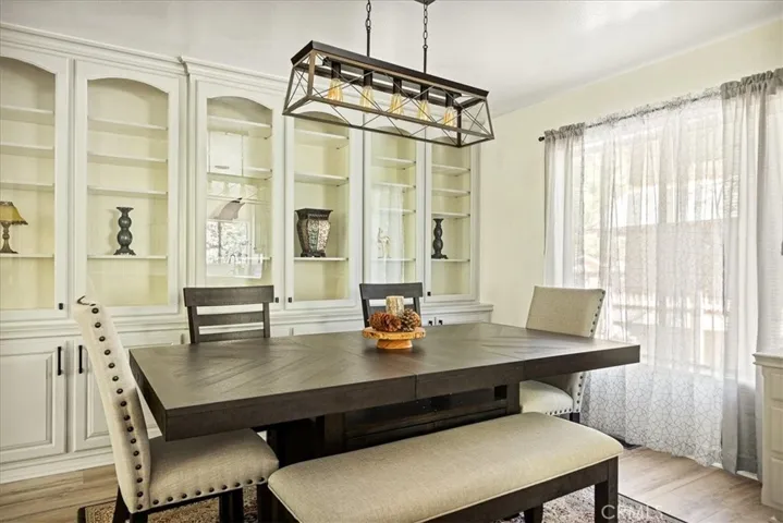 28670 Shenandoah Drive, Lake Arrowhead, California 92352