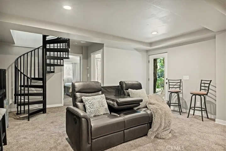 28670 Shenandoah Drive, Lake Arrowhead, California 92352