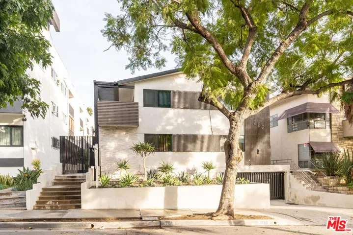 1262 N Sweetzer Avenue 105, West Hollywood, California 90069