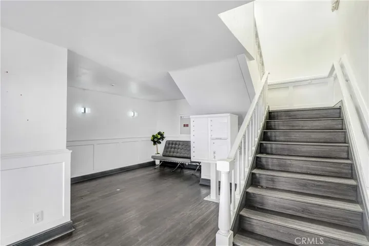 20631 Ventura Boulevard, Woodland Hills, California 91364
