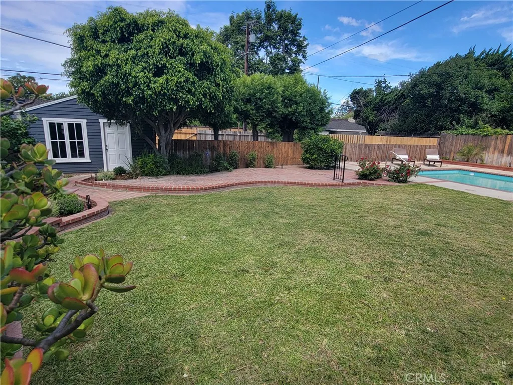 Spacious Private Rear Yard