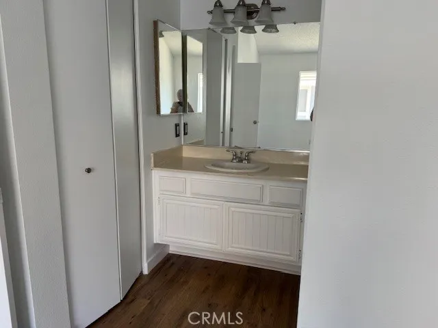 Main Bath has closet